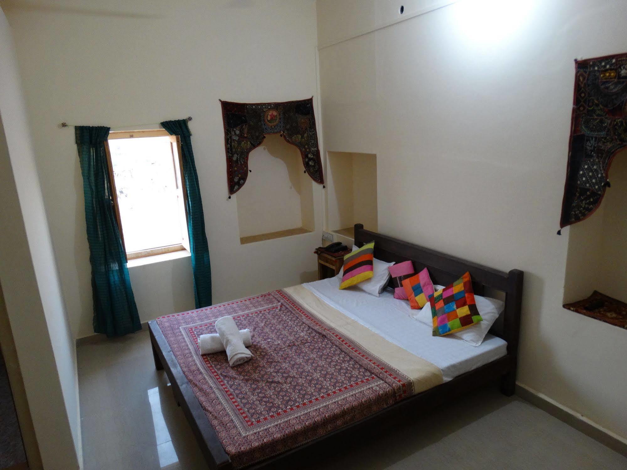 Arya Haveli Hotel Jaisalmer Ngoại thất bức ảnh